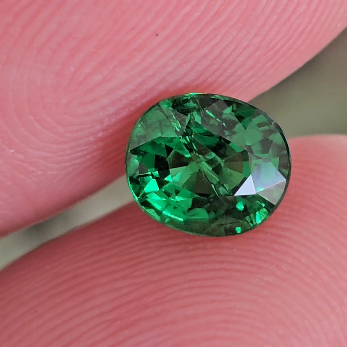 พลอย ซาโวไรท์ Tsavorite Garnet 1.28 กะรัต (Cts.) ดิบ Unheated พร้อมใบเซอร์ อัญมณีมงคลประจําวันเกิด เครื่องประดับพลอย