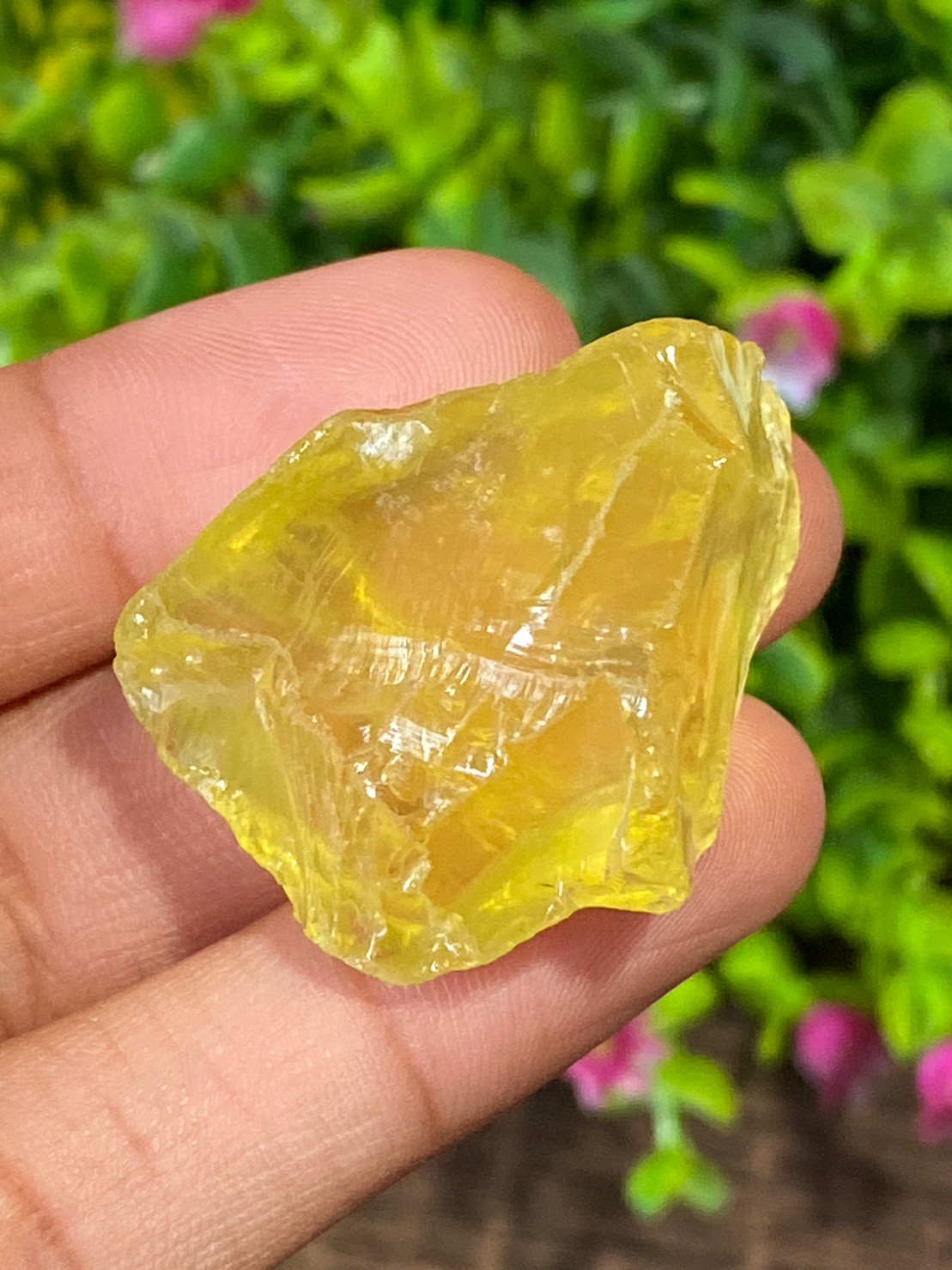 ก้อน เลมอนควอตซ์ Lemon Quartz Rough 104.57 กะรัต (Cts.) พลอยแท้ อัญมณีมงคลประจําวันเกิด เครื่องประดับพลอย