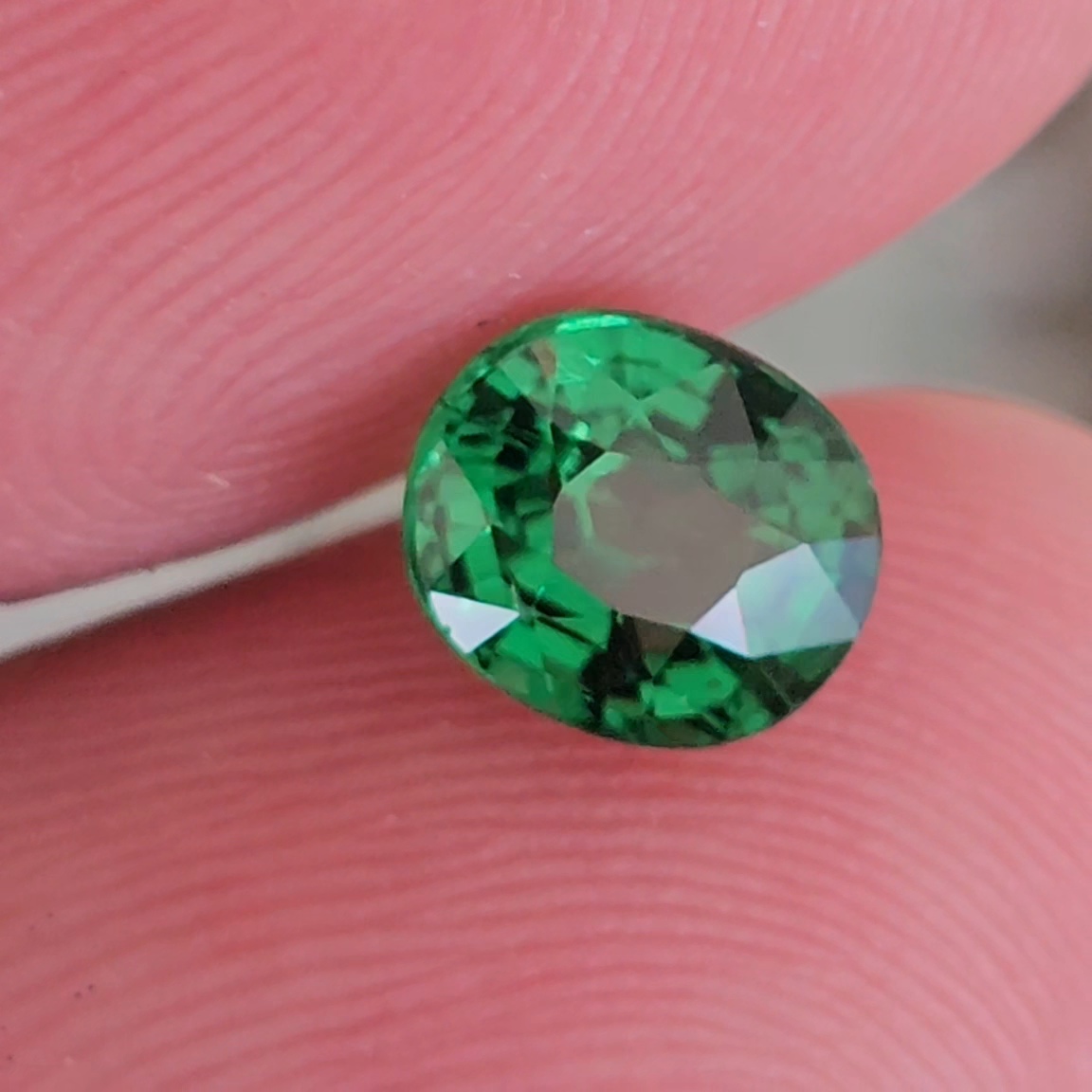 พลอย ซาโวไรท์ Tsavorite Garnet 1.24 กะรัต (Cts.) ดิบ Unheated พร้อมใบเซอร์ อัญมณีมงคลประจําวันเกิด เครื่องประดับพลอย
