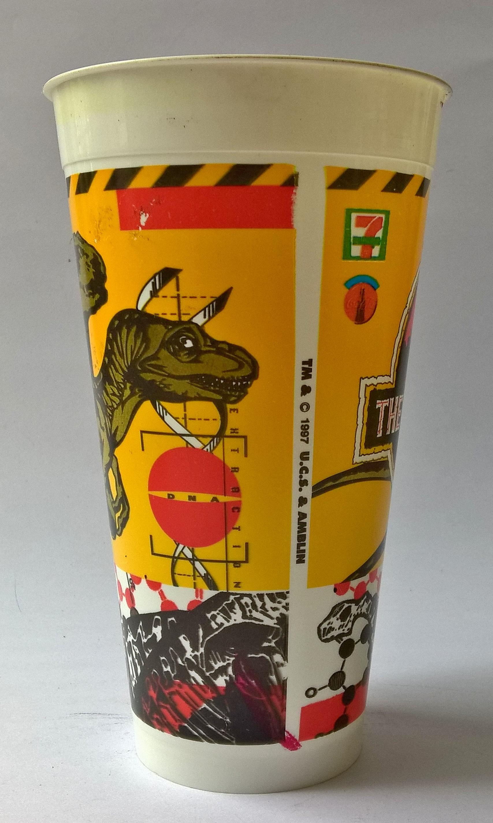 แก้วน้ำพลาสติกงานเก่า จากภาพยนต์ เดอะ ลอส เวิลด์ จูราสสิก ปาร์ค JURASSIC PARK ของสะสมจาก 7-11 ของเก่า โปรดตรวจสอบทุกภาพ