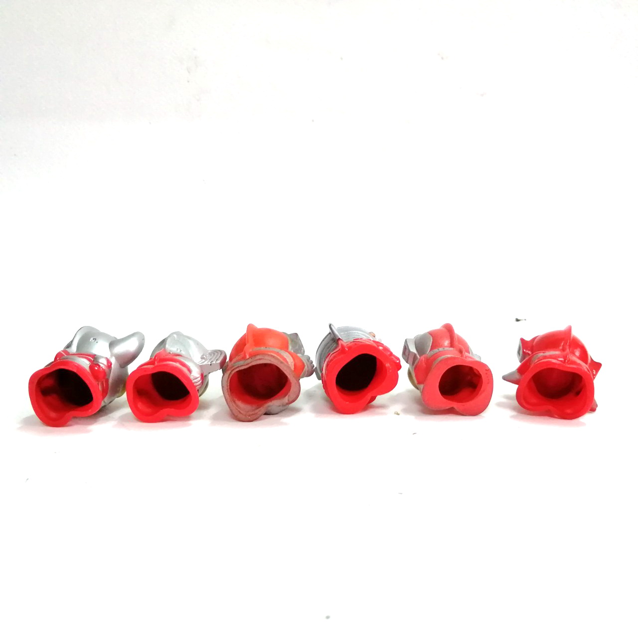 ซอฟสวมนิ้ว ขนาด2นิ้วอุลตร้าแมน มี เจ้าพ่ออุลตร้า, เจ้าแม่อุลตร้า, อุลตร้าแมน, อุลตร้าเซเว่น, อุลตร้าแมนแจ๊ค, อุลตร้าแมนตัวปลอม สภาพดี มีรอยบ้าง