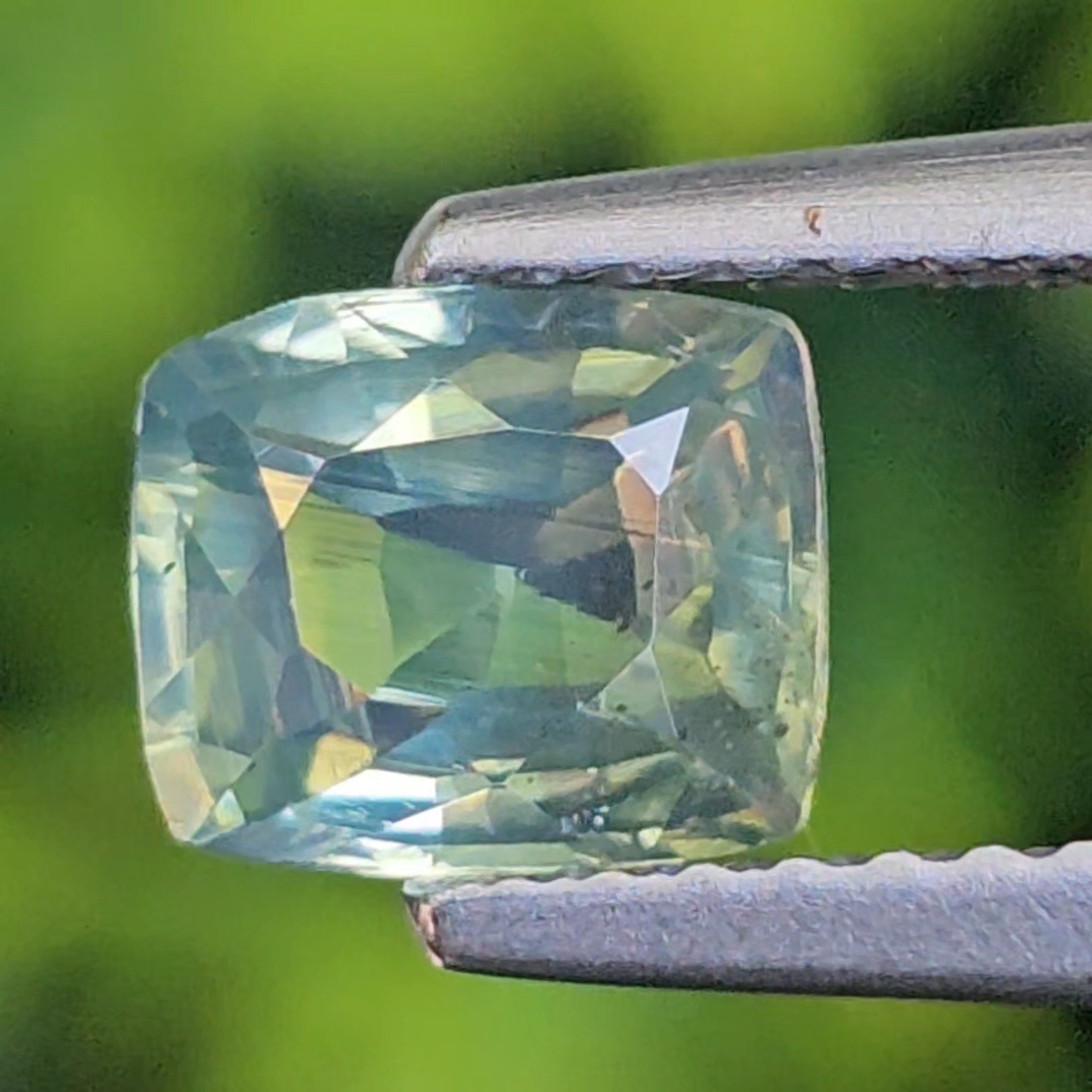พลอย เพทาย Natural Zircon 1.13 กะรัต (Cts.) ดิบ พลอยแท้อัญมณีมงคล ประจําวันเกิด เครื่องประดับพลอย