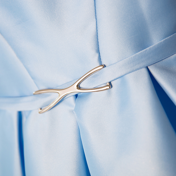 Pre-Order ชุดราตรีเด็ก สไตล์เจ้าหญิง แขนกุด สีฟ้า ตกแต่งดอกไม้ ลูกปัด ตรงไหล่ ซิปหลัง