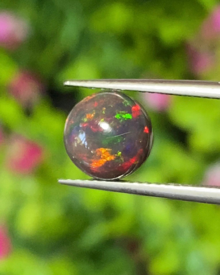 พลอย แบล็ก โอปอล Black Opal 1.95 กะรัต (Cts.) พลอยแท้ อัญมณีมงคลประจําวันเกิด เครื่องประดับพลอย