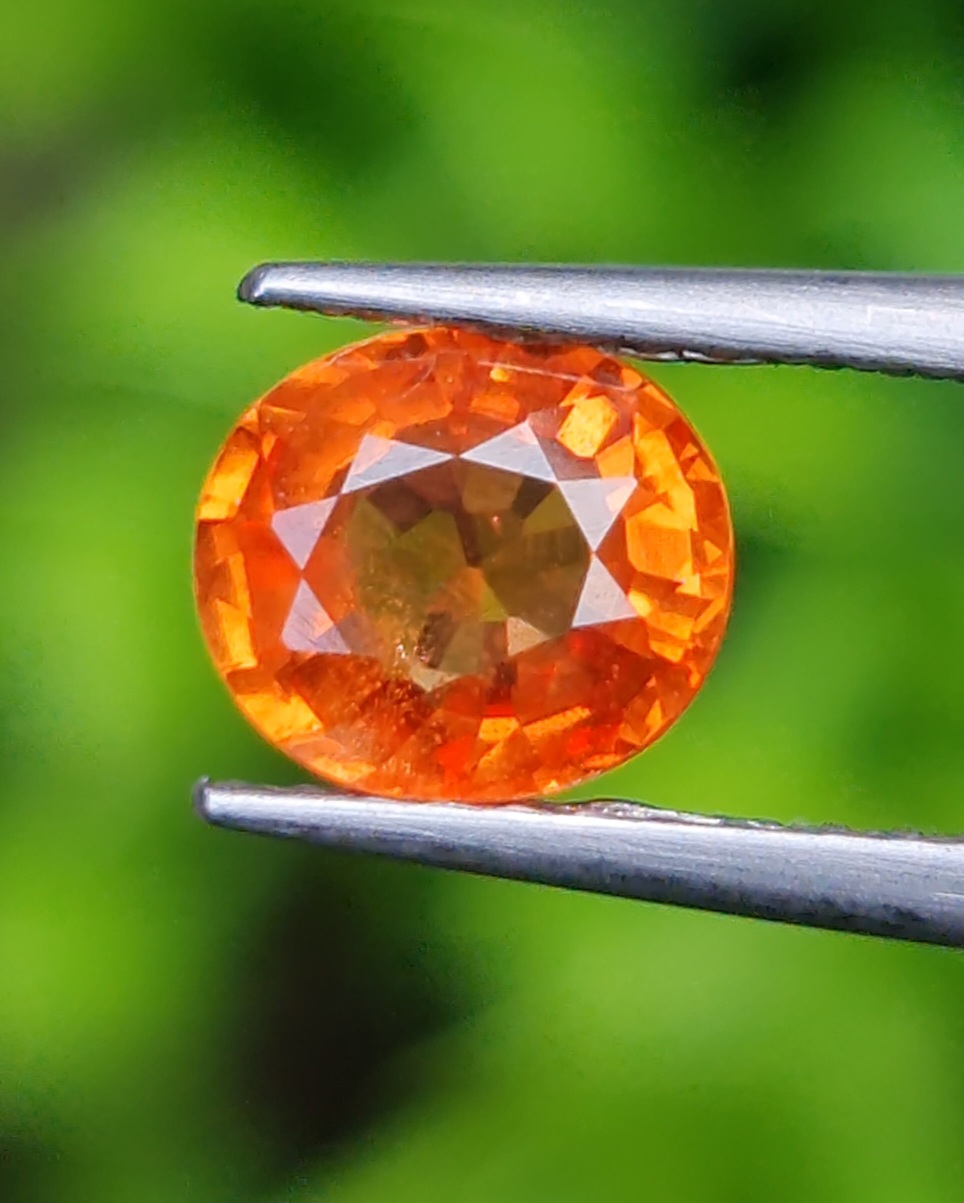 พลอย บุษราคัม Yellow Sapphire 0.98 กะรัต (Cts.) พลอยแท้ อัญมณีมงคลประจําวันเกิด เครื่องประดับพลอย