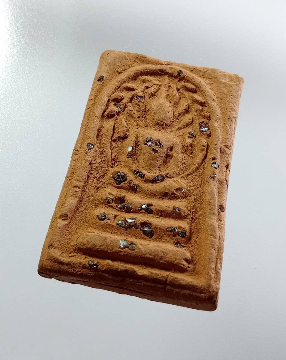 ผ3152 พระสมเด็จ อ.งิ้ว ฐิตธมฺโม เนื้อดิน ฝังแร่