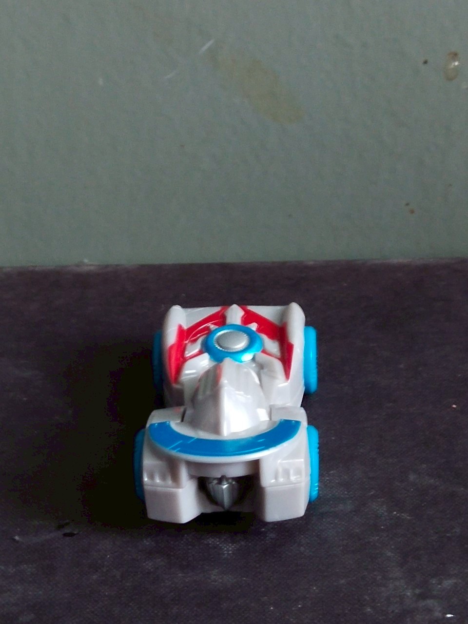 มีหลายภาพ รถแปลงร่างเป็นอุลตร้าแมน