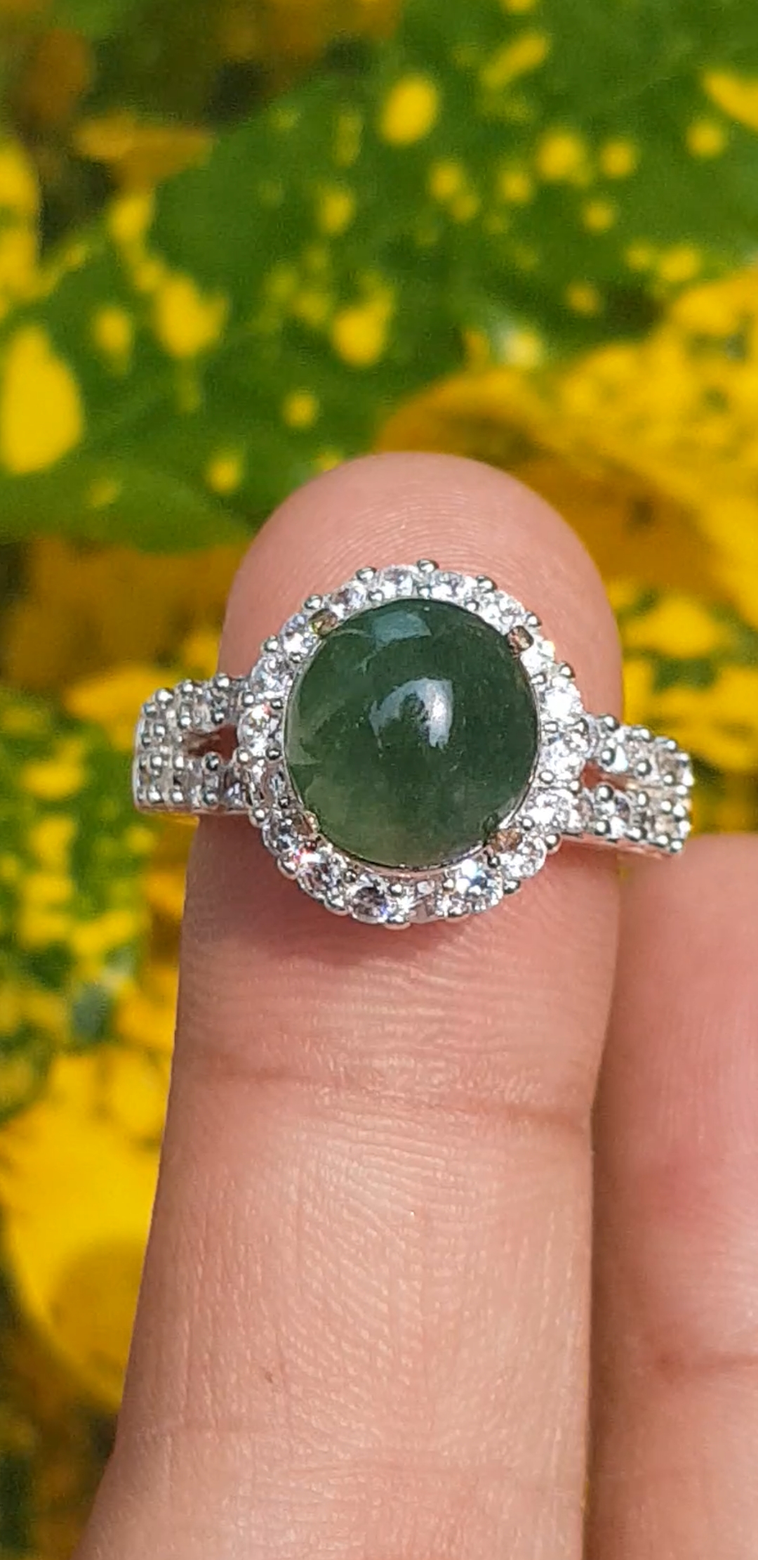 หยก พม่า แท้ Jade แหวนหยก 翡翠戒指 (Jadeite ring) 3.34 กะรัต (Cts.) (Size) 55 ดิบ ไม่ผ่านการปรับปรุง (Type A) พม่า (Myanmar)