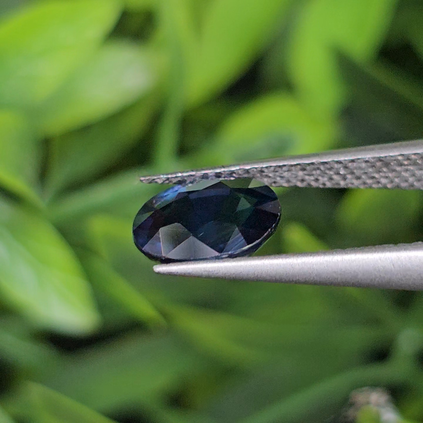 พลอย ไพลิน Blue Sapphire 1.30 กะรัต (Cts.) ดิบ (Unheated ) พลอยแท้ อัญมณีมงคลประจําวันเกิด เครื่องประดับพลอย