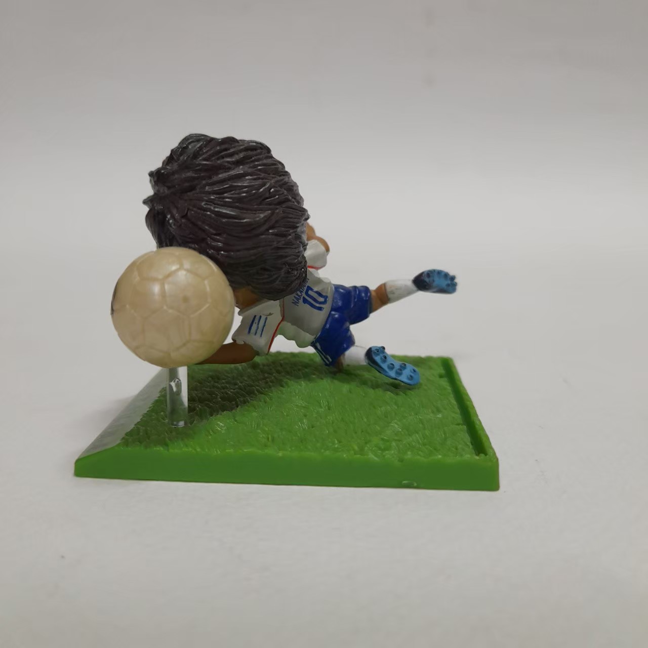 ฟิกเกอร์ นักบอล ทีมญี่ปุ่น Masashi Nakayama ขนาดตามรูป มีฐาน ไม่มีฉาก มือสอง สภาพดีมีรอยบ้าง