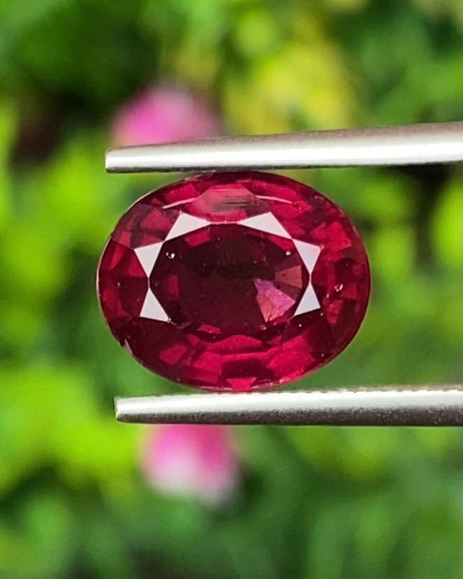 พลอย โรโดไลต์ กาเน็ท Rhodolite Garnet 4.65 กะรัต Cts.พลอยแท้ อัญมณีมงคลประจําวันเกิด เครื่องประดับพลอย
