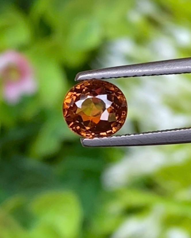พลอย เพทาย (Zircon) 1.45 กะรัต (Cts.) พลอยแท้ อัญมณีมงคลประจําวันเกิด เครื่องประดับพลอย