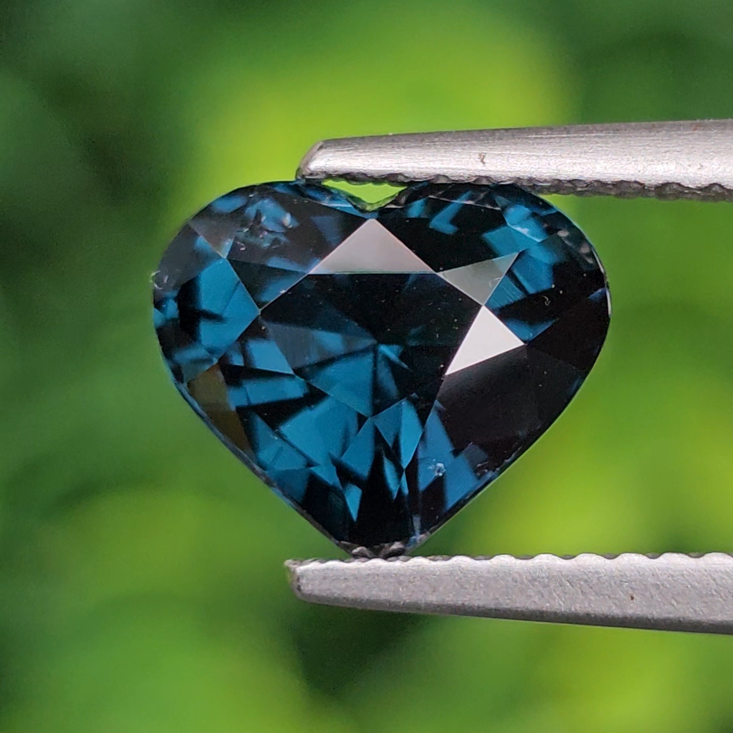 พลอย สปิเนล Spinel 2.71 กะรัต (Cts.) ดิบ (Unheated) พร้อมใบเซอร์ พลอยแท้ อัญมณีมงคลประจําวันเกิด เครื่องประดับพลอย