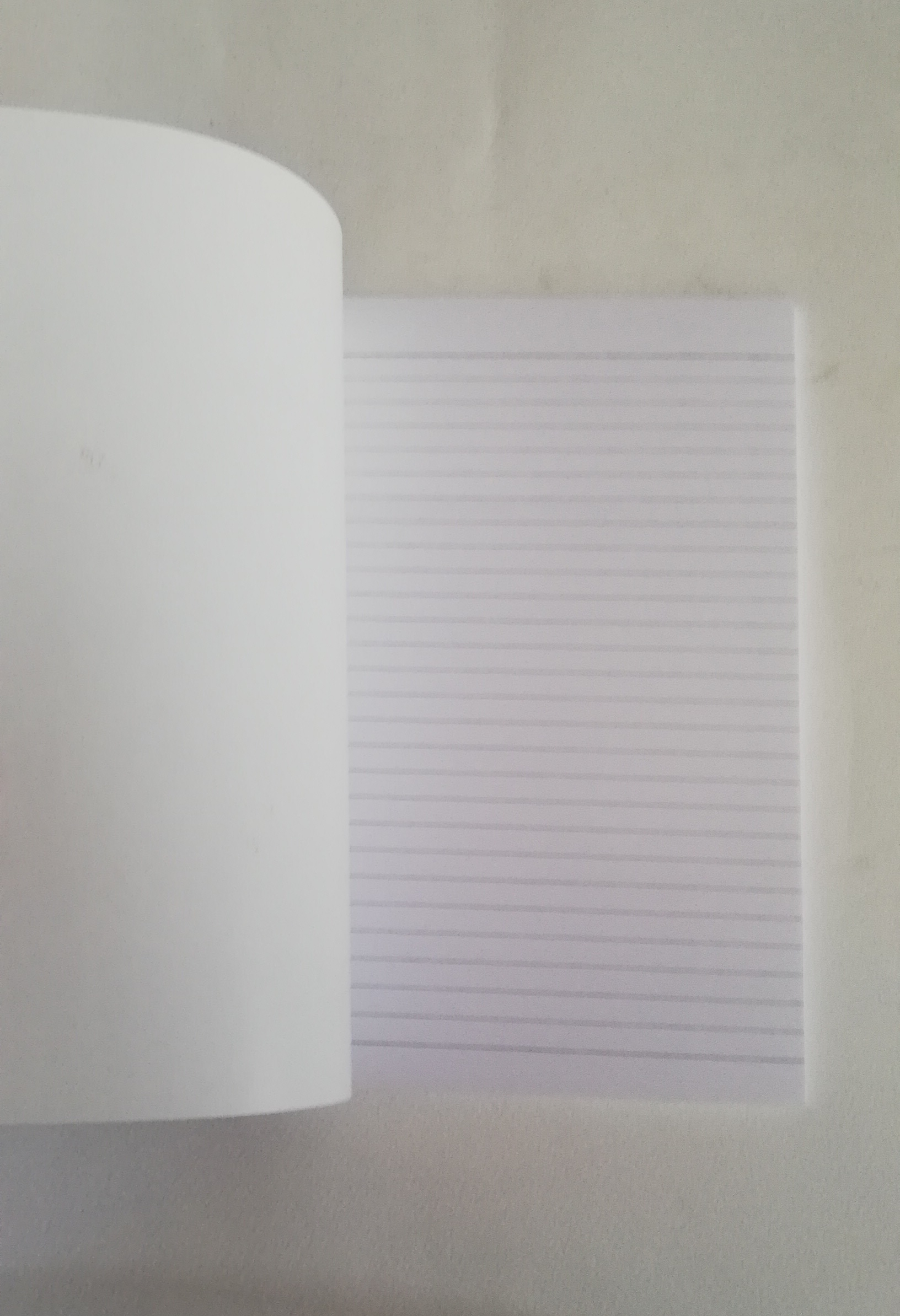 มีหลายภาพ มือหนึ่ง ปกมีตำหนิบ้างตามภาพ, สมุด ปกภาพจากภาพยนต์เรื่อง สุริโยทัย