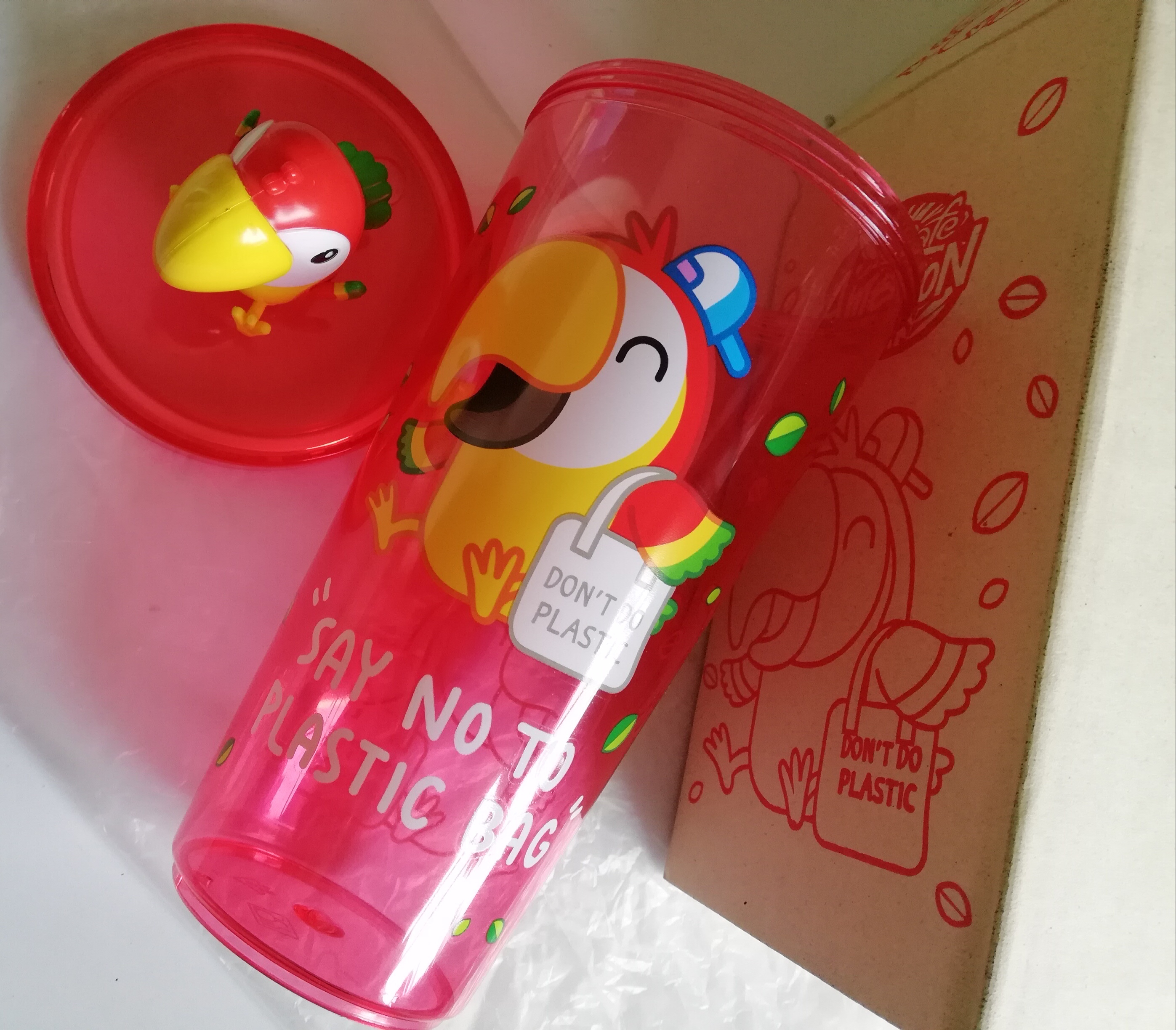แก้วน้ำพร้อมท๊อปเปอร์ ของสะสมจาก cafe amazon พร้อม ท๊อปเปอร์ มาสคอต ประจำร้าน สภาพใหม่ ยังไม่แกะ พร้อมกล่อง