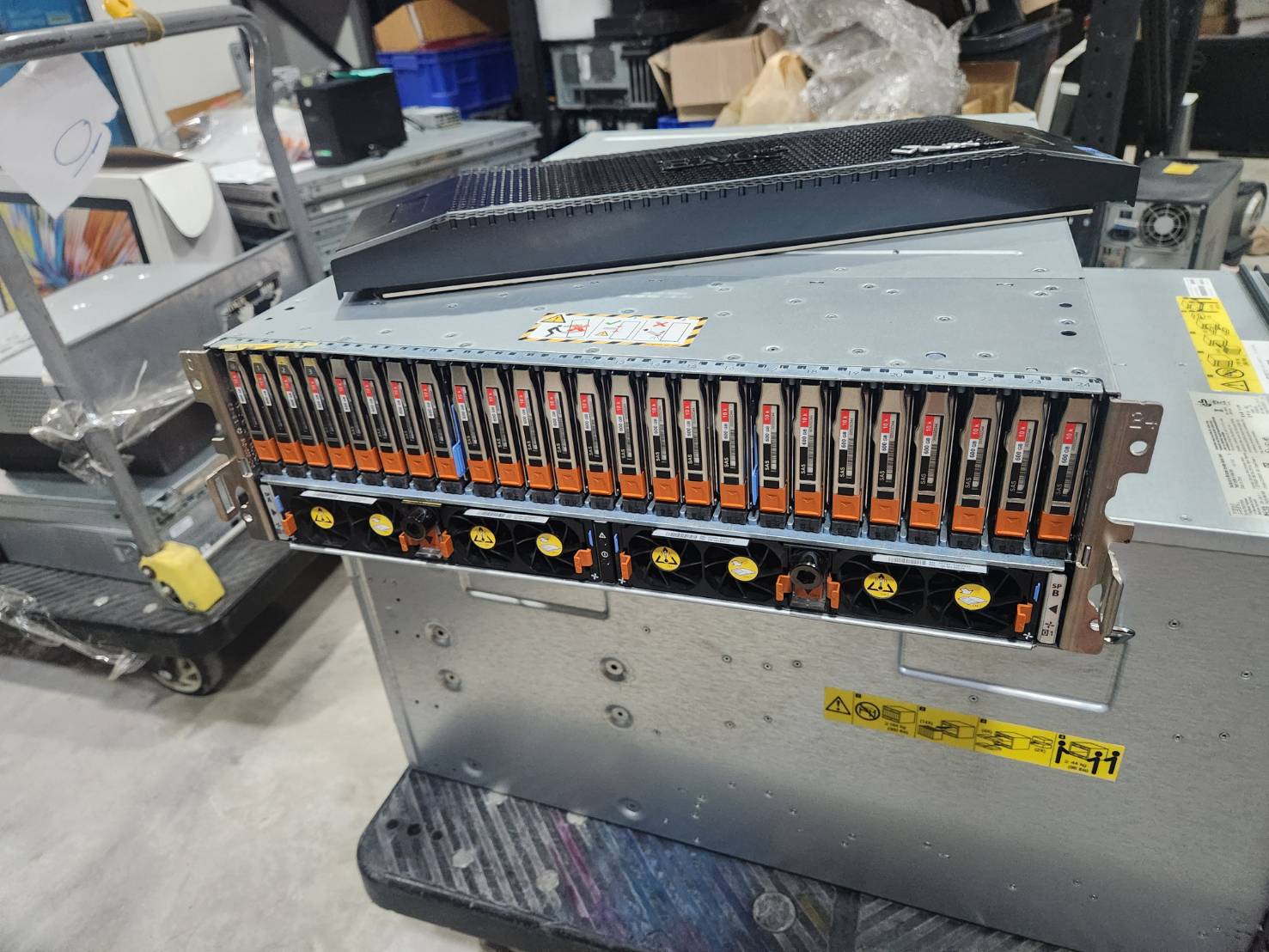 Storage Server Dell emc2 vnx 5200 SAS 600 10K x 25ลูก สภาพดีมาก