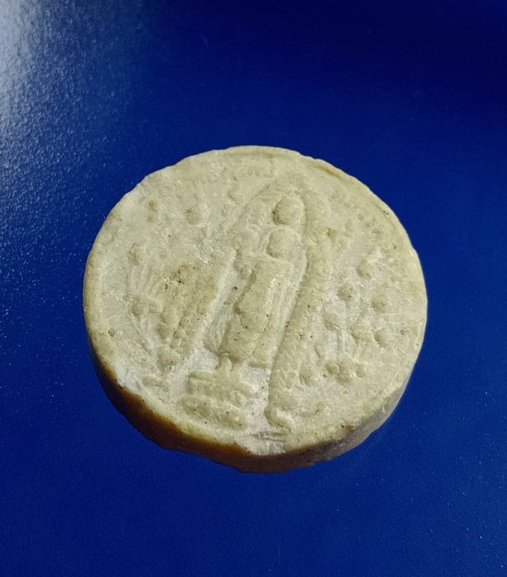 ผ2913 พระผงจันทร์ลอย หลวงพ่อทรัพย์ หลวงพ่อสิน วัดประโชติการาม จ.สิงห์บุรี