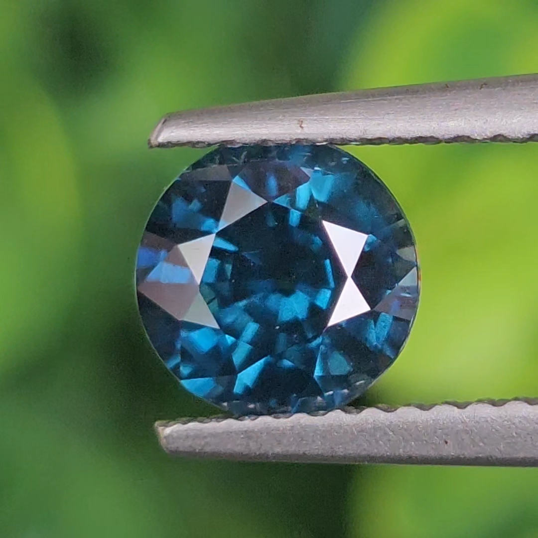 พลอย เพทาย Natural Zircon 1.93 กะรัต (Cts.) พร้อมใบเซอร์ พลอยแท้อัญมณีมงคล ประจําวันเกิด เครื่องประดับพลอย