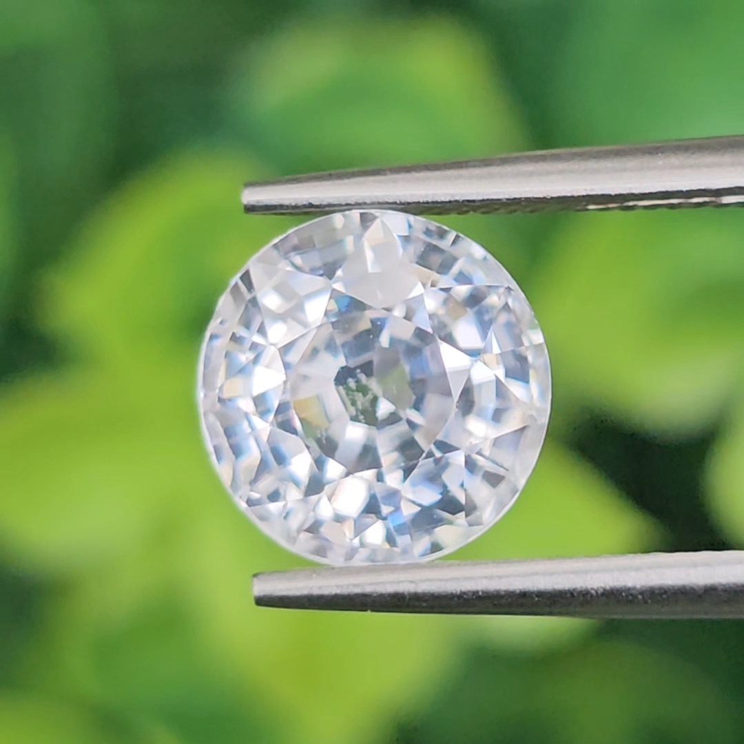 พลอย เพทาย Natural Zircon 4.08 กะรัต (Cts.) พลอยแท้ อัญมณีมงคลประจําวันเกิด เครื่องประดับพลอย