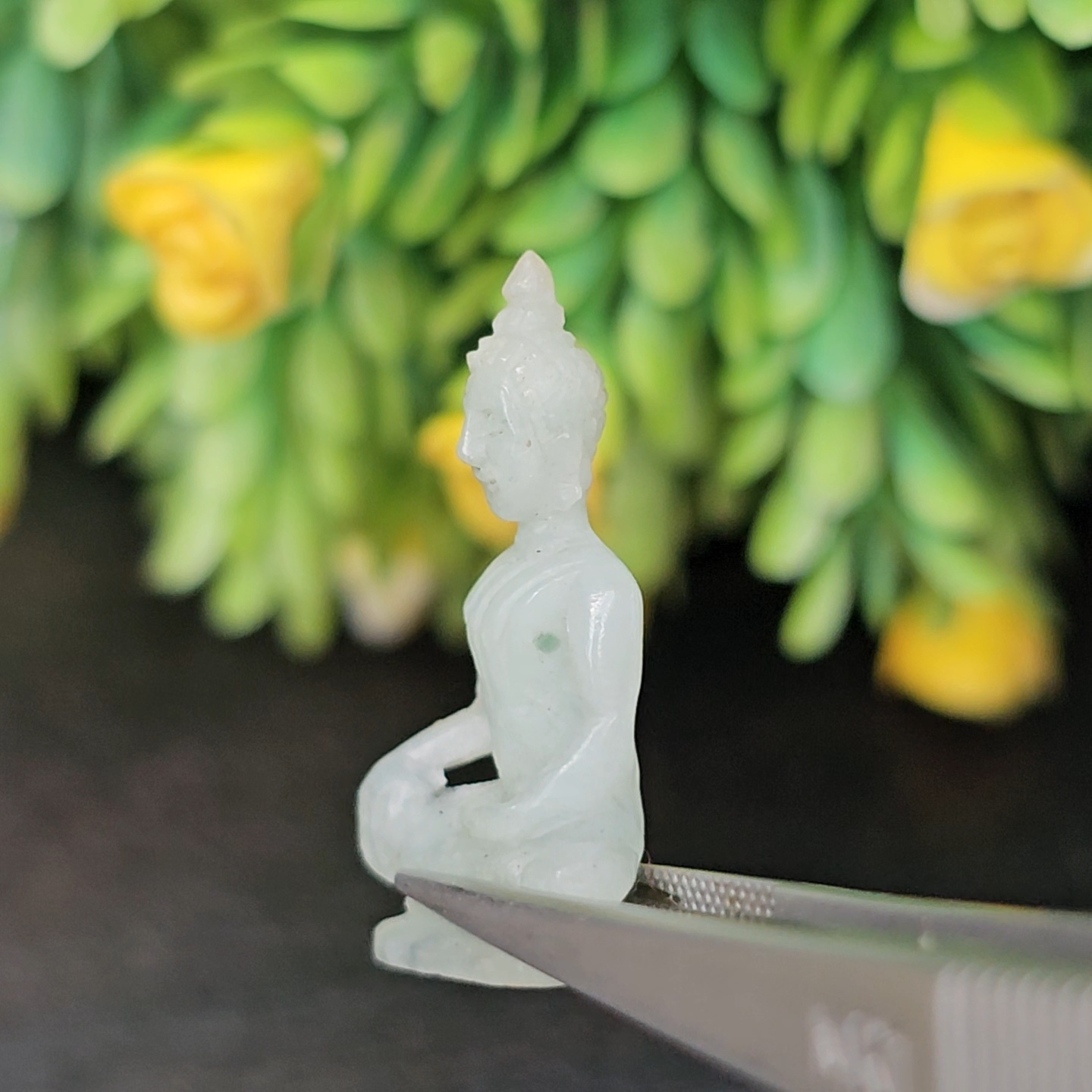 หยก แกะสลัก รูป พระ (Burmese jadeite) 13.81 กะรัต (cts.) หยก พม่า แท้