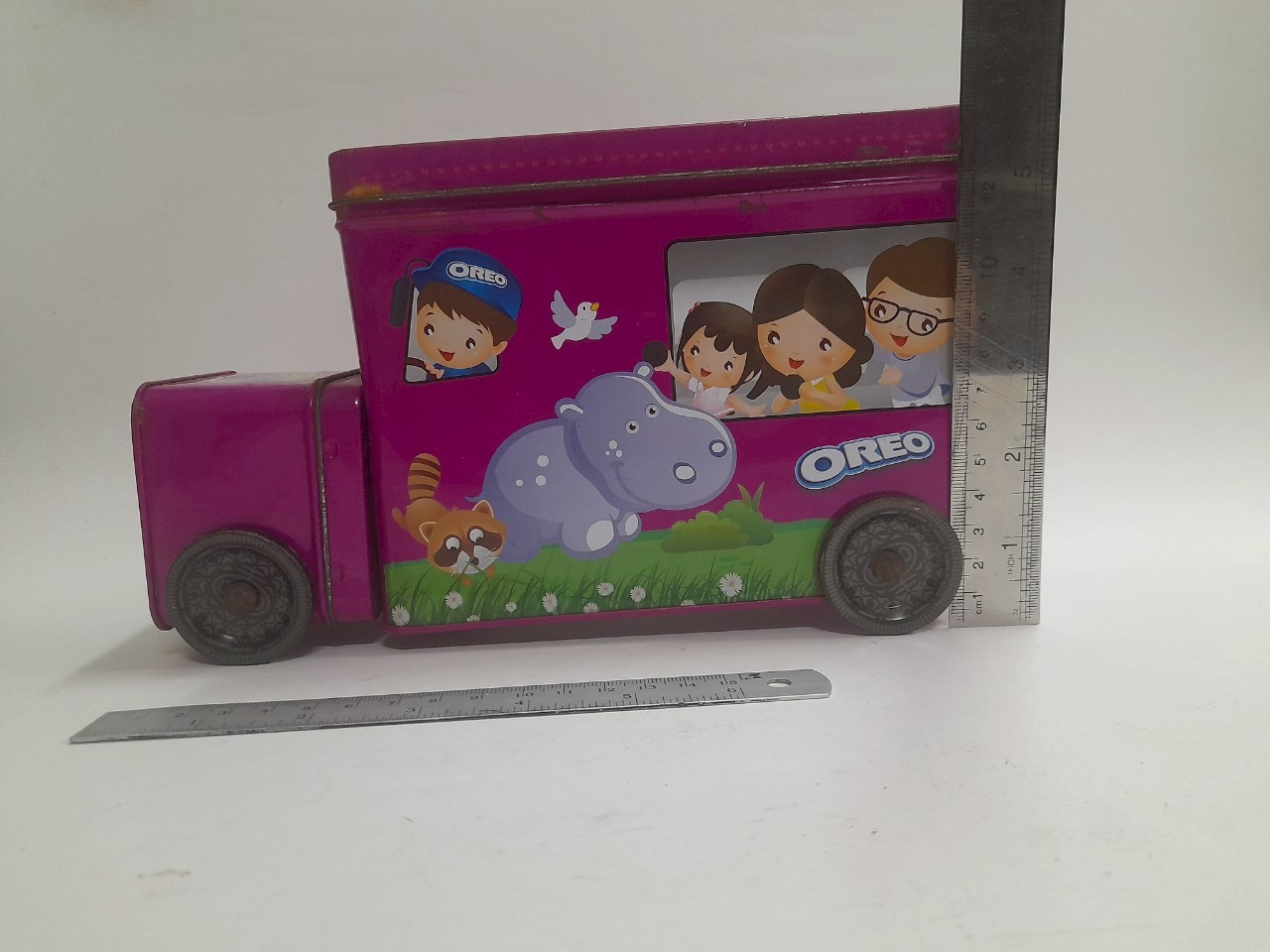 มีหลายภาพ รถบรรทุก งานโลหะ สังกะสี พรีเมี่ยมจากขนมโอริโอ้ **มีสนิมบ้าง ตามภาพ