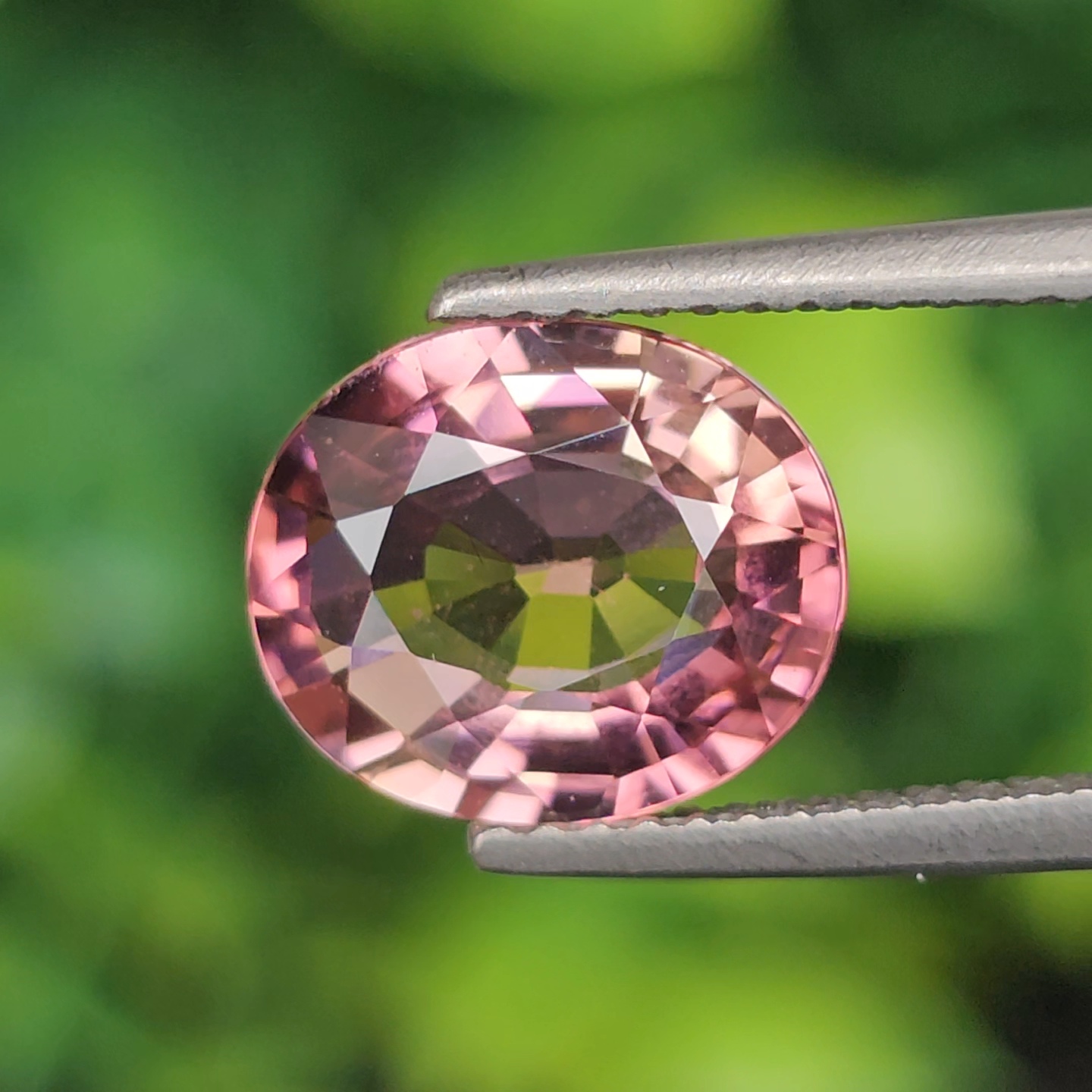 พลอย ทัวร์มารีน (Tourmaline) 2.68 กะรัต (Cts.) อัญมณีมงคลประจําวันเกิด เครื่องประดับพลอย