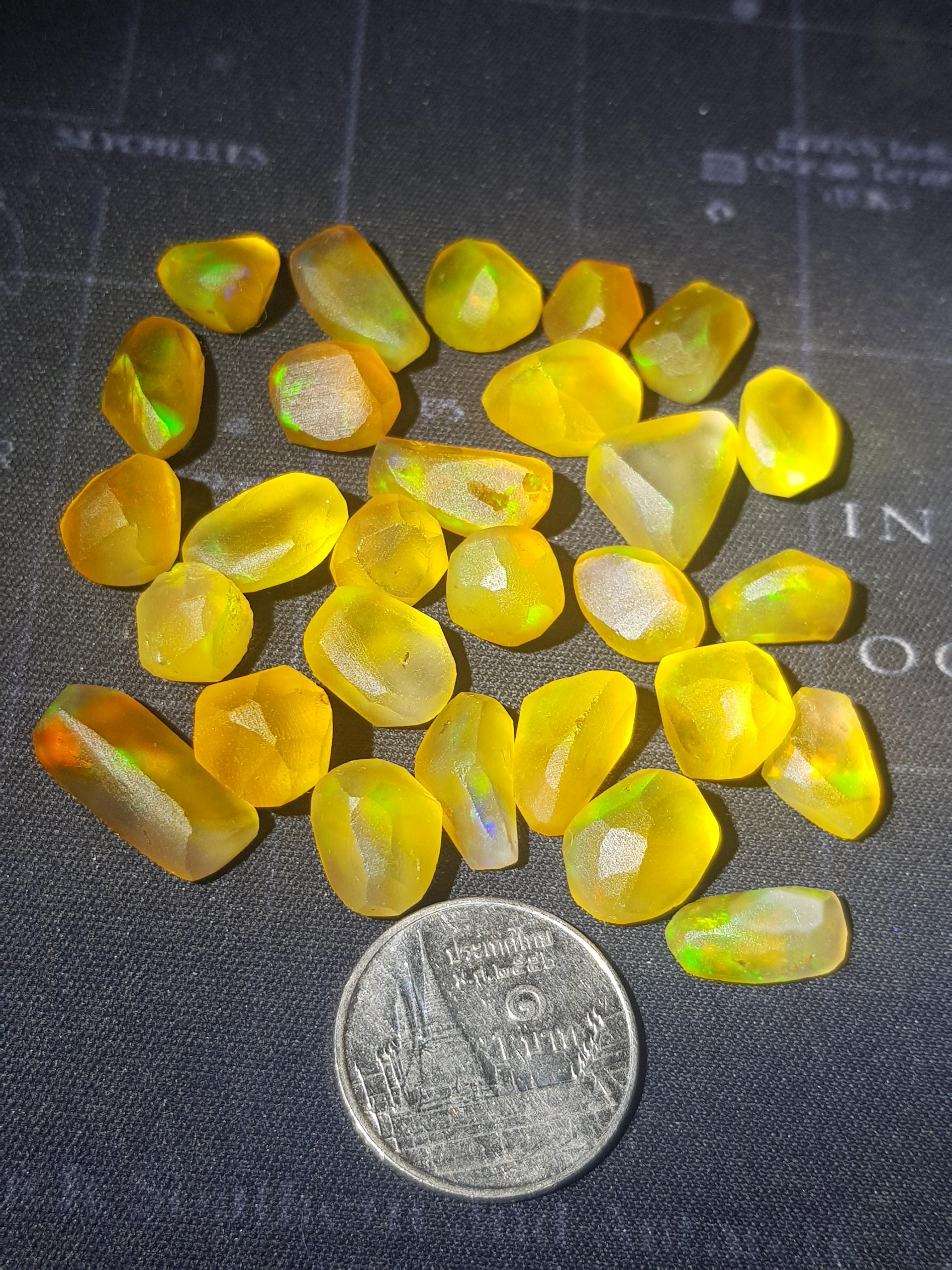 พลอย โอปอล Opal 83.70 กะรัต (Cts.) 28 เม็ด (Pcs) พลอยแท้ อัญมณีมงคลประจําวันเกิด เครื่องประดับพลอย