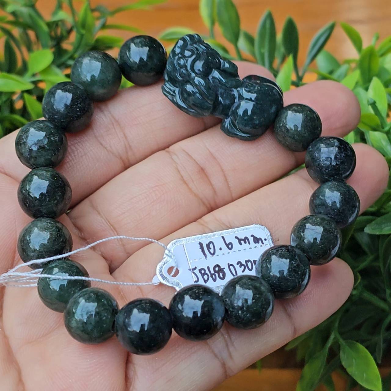 JB6803005 หยก พม่า แท้ Jade กำไล ปี่เซียะ ประคำหยก 10.6 มม. (Jadeite Beads Bracelet) พม่า (Myanmar)