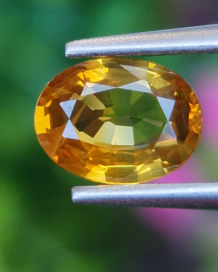 พลอย บุษราคัม yellow sapphire 1.13 กะรัต (Cts.) พลอยแท้ อัญมณีมงคลประจําวันเกิด เครื่องประดับพลอย
