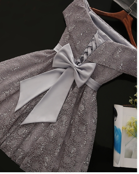 Pre-order ชุดราตรีสั้น แบบไหล่ปาด ผ้าลูกไม้ ปัดเลื่อม กระโปรงสั้น พร้อมโบว์ เชือกผูกหลัง