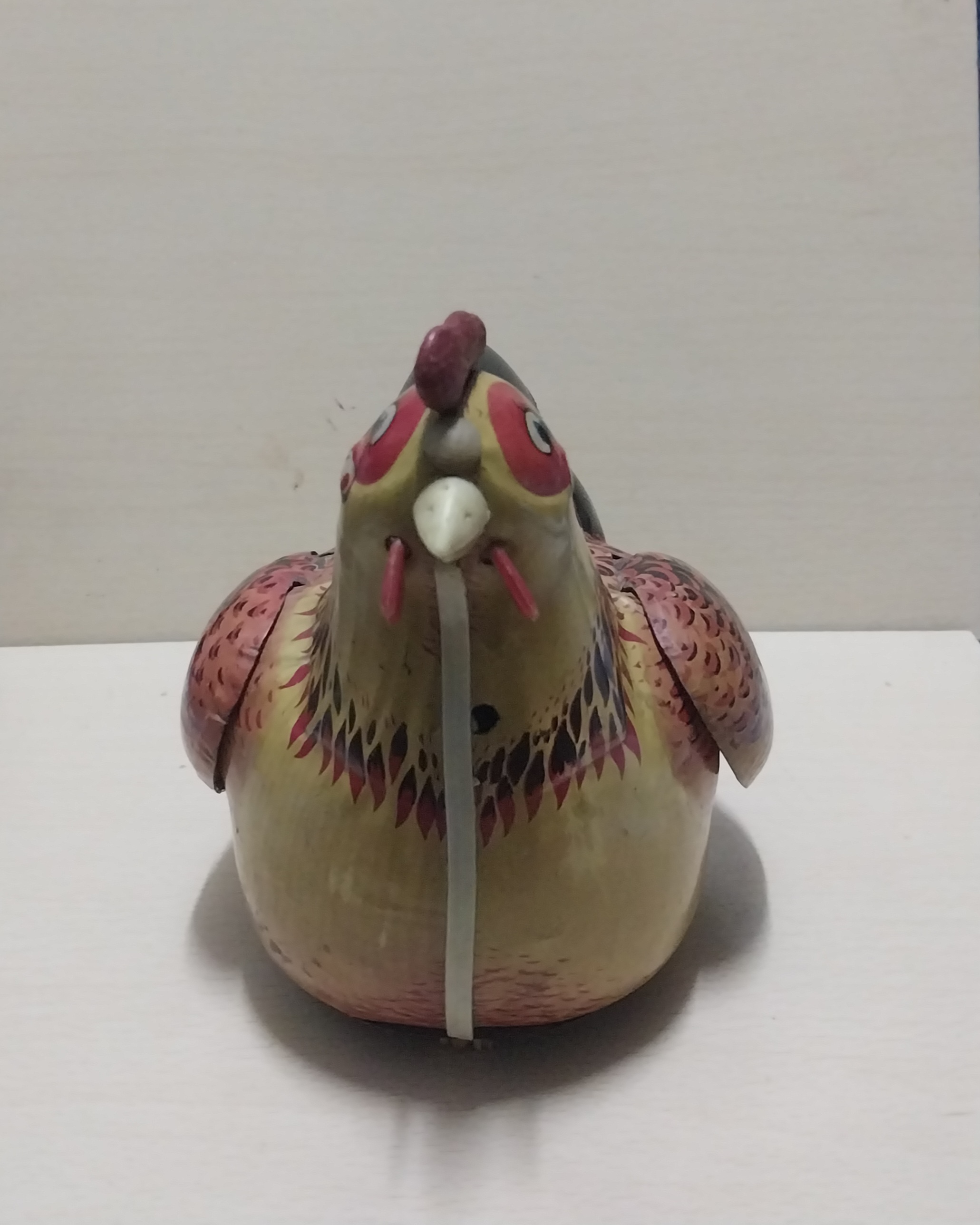 มีหลายภาพ ,ตุ๊กตาสังกะสีไก่ออกไข่ **ระบบใช้งานไม่ได้ สำหรับสะสมเท่านั้น