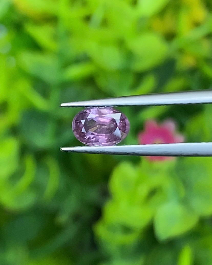 พลอย เพอเพิล แซฟไฟร์ สีม่วง Purple Sapphire ดิบ Unheated 0.80 กะรัต (Cts.) พลอยแท้ อัญมณีมงคลประจําวันเกิด เครื่องประดับพลอย