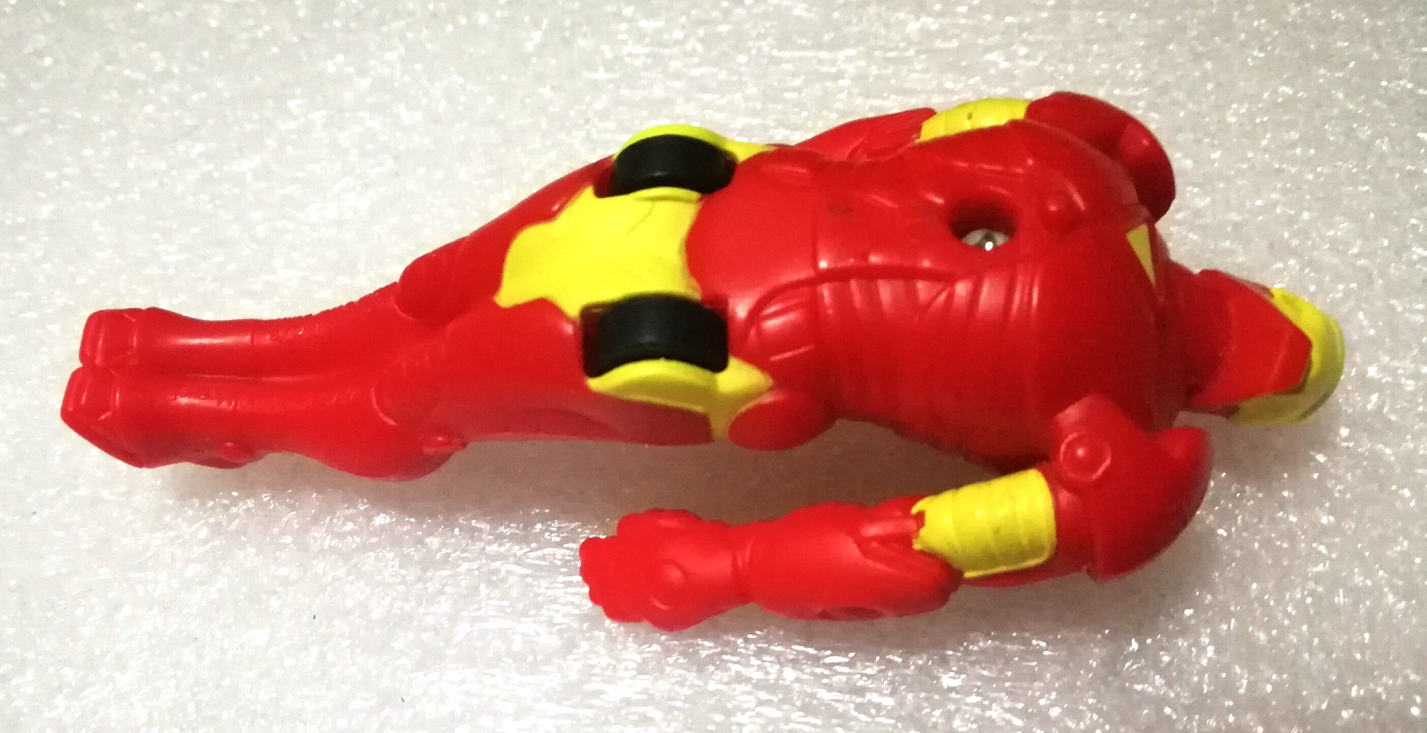 โมเดล ไออ้อนแมนท่าเหาะ pull back **มีตำหนิ โปรดตรวจสอบทุกภาพ, Pull back model "Iron Man"