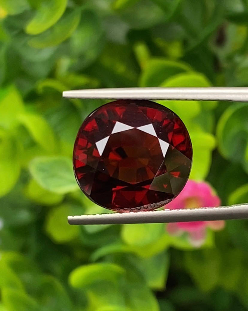 พลอย เพทาย Natural Zircon 13.85 กะรัต (Cts.) พร้อมใบเซอร์ พลอยแท้ อัญมณีมงคลประจําวันเกิด เครื่องประดับพลอย