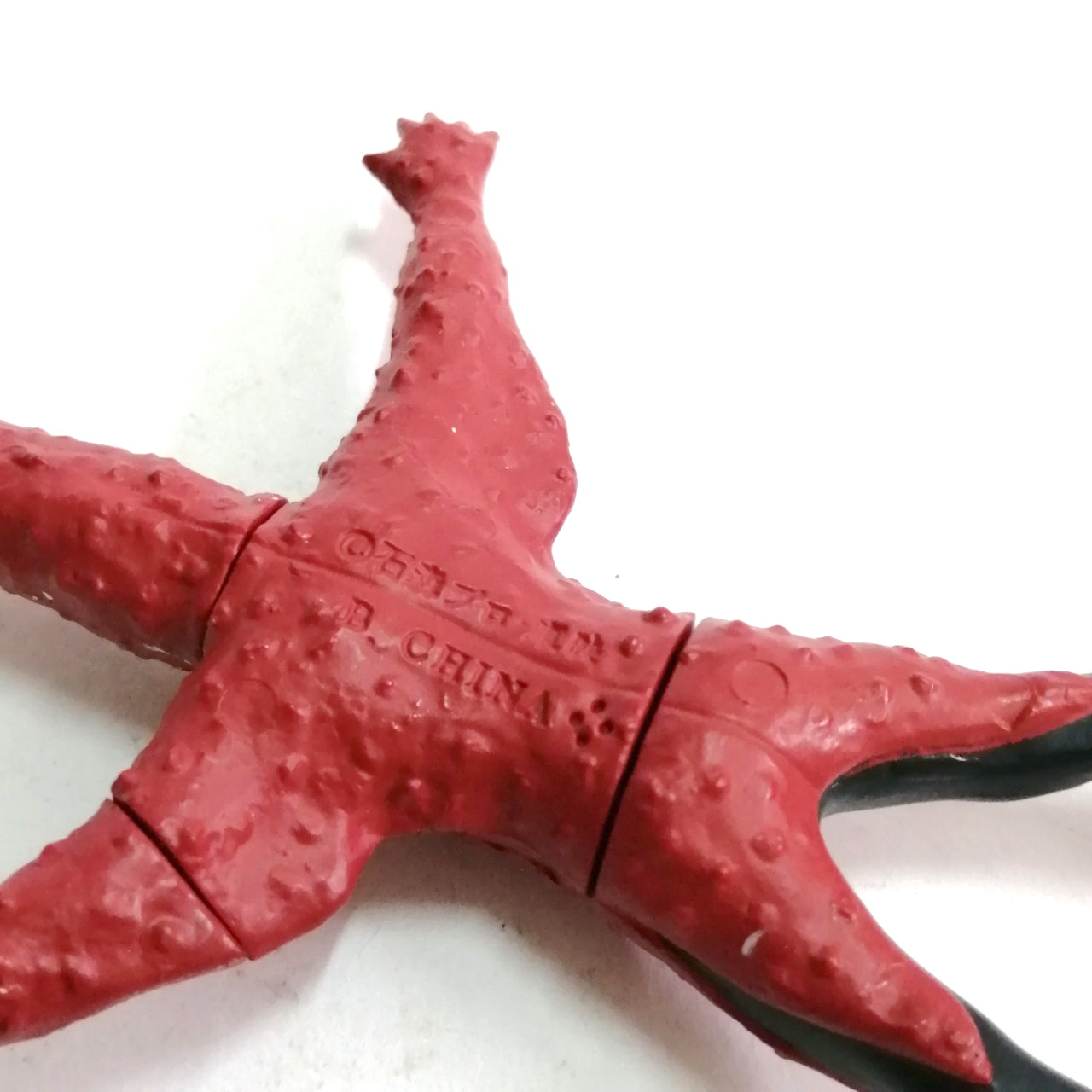 กาชาปอง สัตว์ประหลาด ฮิโตะเดนเจอร์ จาก ไรเดอร์1 ขนาดตามภาพ มีฐานน้ำแข็ง สภาพดี