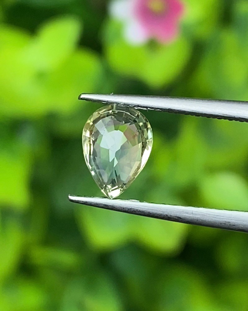 พลอย ไบ คัลเลอร์แซฟไฟร์ 2 สี Bi-Color Sapphire 1.00 กะรัต (Cts.) ดิบ Unheated พลอยแท้ อัญมณีมงคลประจําวันเกิด เครื่องประดับพลอย