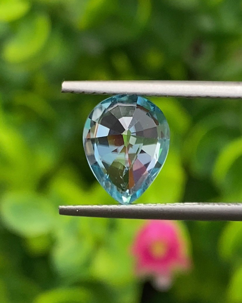 พลอย เพทาย Natural Zircon 3.10 กะรัต (Cts.) พลอยแท้อัญมณีมงคล ประจําวันเกิด เครื่องประดับพลอย