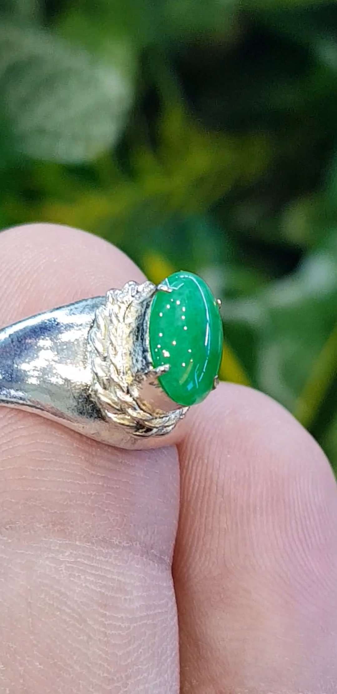 หยก พม่า แท้ Jade แหวนหยก 翡翠戒指 (Jadeite ring) 0.79 กะรัต (Cts.) (Size) 54 ดิบ ไม่ผ่านการปรับปรุง (Type A) พม่า (Myanmar)
