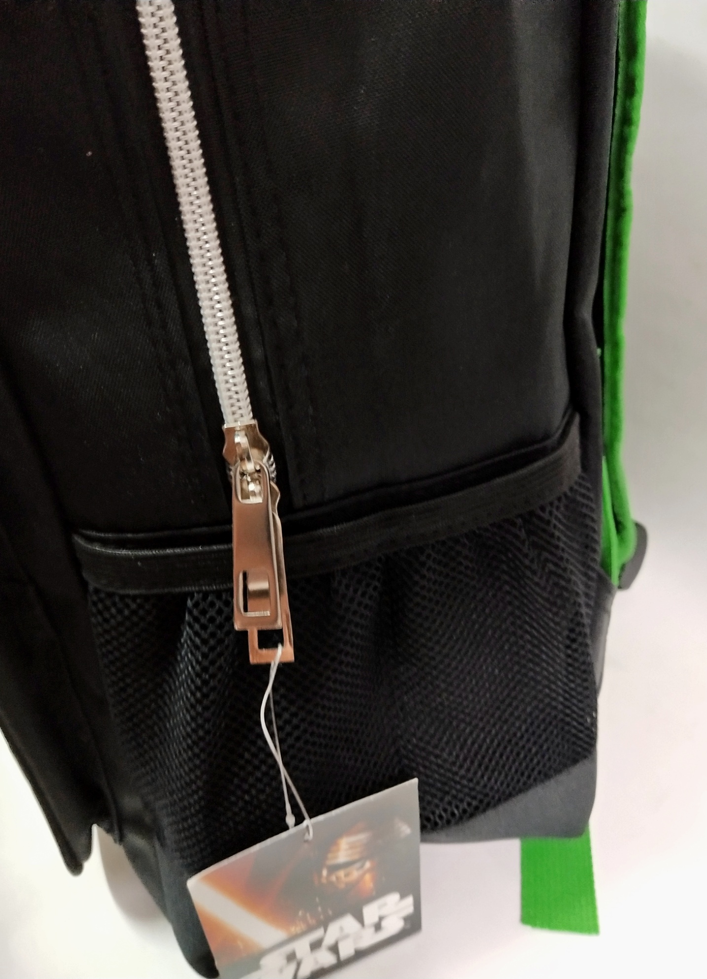 กระเป๋าเป้ ลายสตาร์ วอร์ ทรูปเปอร์ ลายพราง StarWars StormTrooper ลายพราง ขนาดประมาณ 16"*12" , ของแท้,ใหม่,มีป้ายสตาร์ วอร์