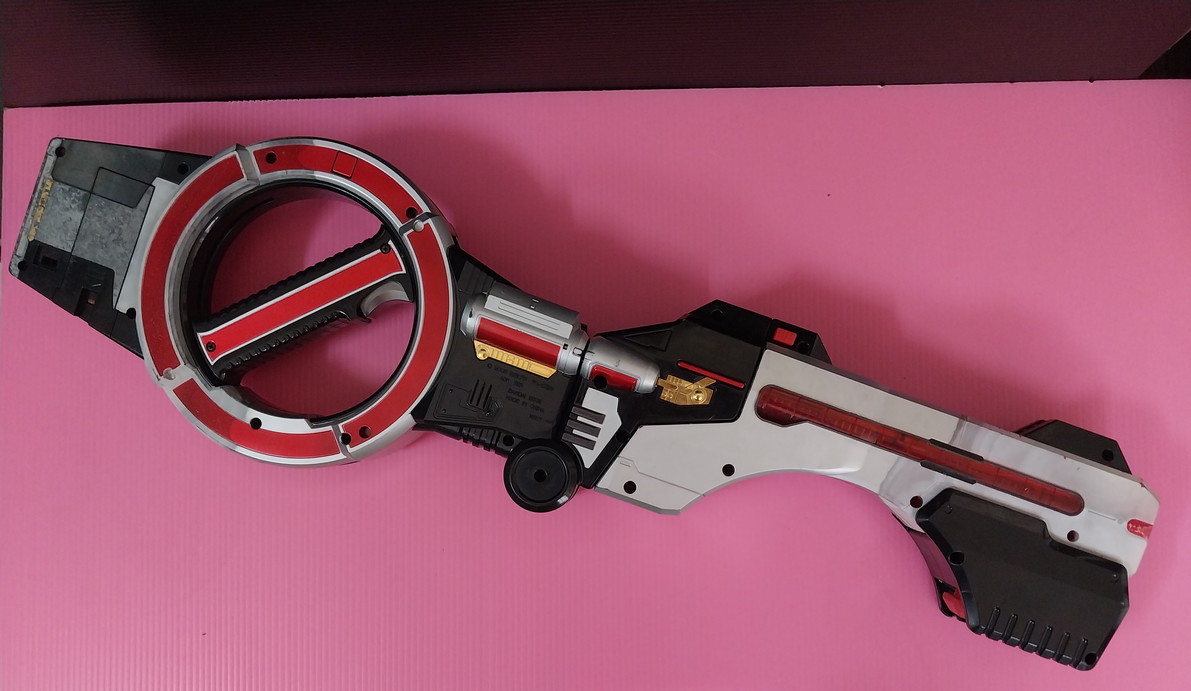 มือ2,มีหลายภาพ, ***ไม่ได้เช็คระบบไฟ, อาวุธของไรเดอร์ไฟซ์ เป็นปืนและดาบ