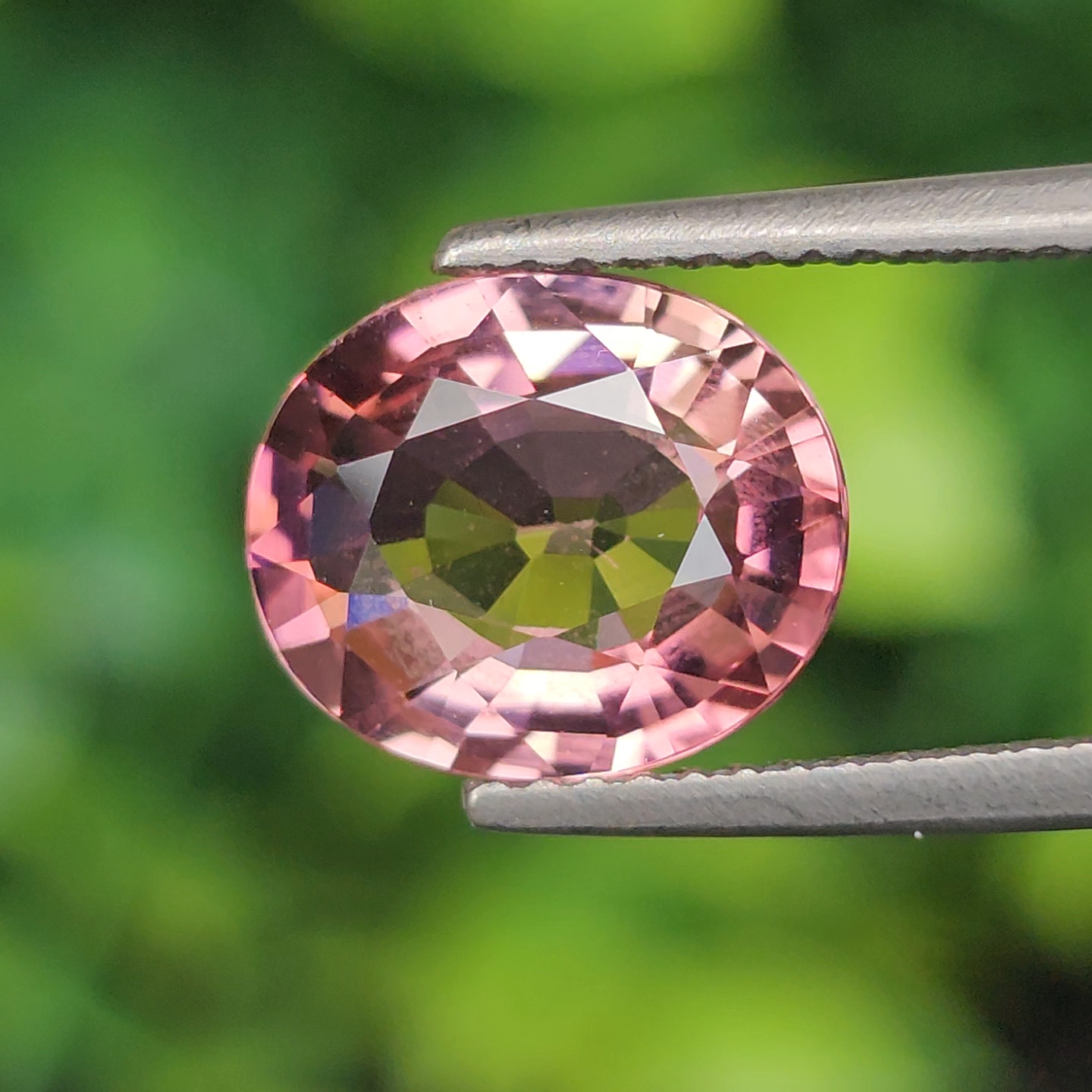 พลอย ทัวร์มารีน (Tourmaline) 2.68 กะรัต (Cts.) อัญมณีมงคลประจําวันเกิด เครื่องประดับพลอย