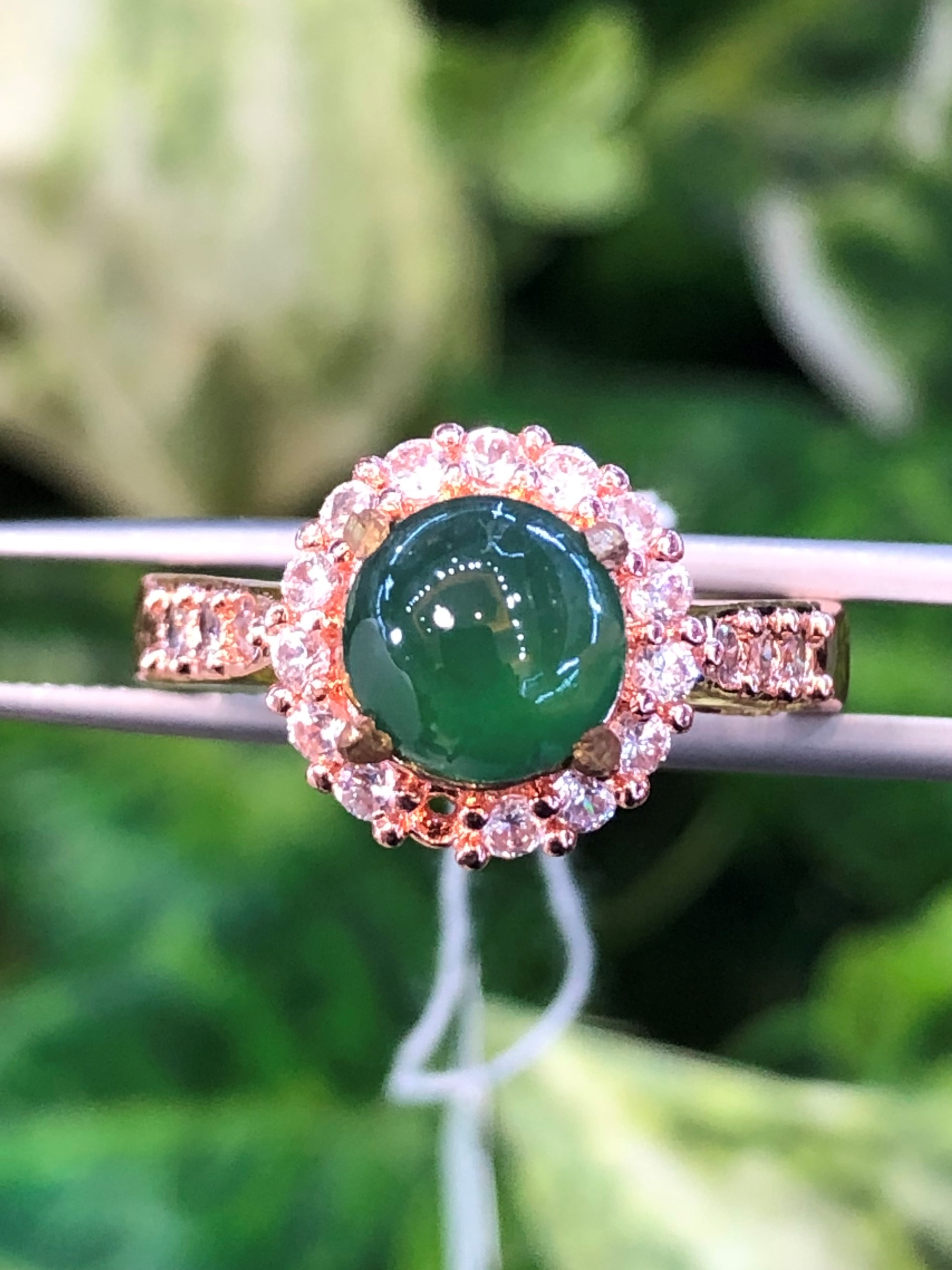 หยก พม่า แท้ Jade แหวนหยก (jadeite Ring) ดิบ (Size) 58 ไม่ผ่านการปรับปรุง (Type A) พม่า (Myanmar)