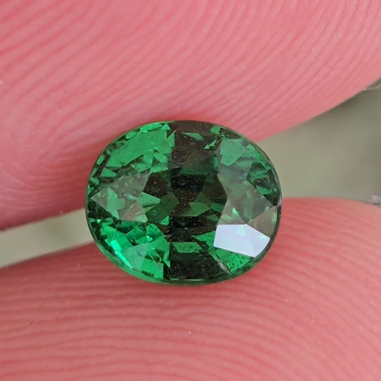 พลอย ซาโวไรท์ Tsavorite Garnet 1.26 กะรัต (Cts.) ดิบ Unheated พร้อมใบเซอร์ อัญมณีมงคลประจําวันเกิด เครื่องประดับพลอย