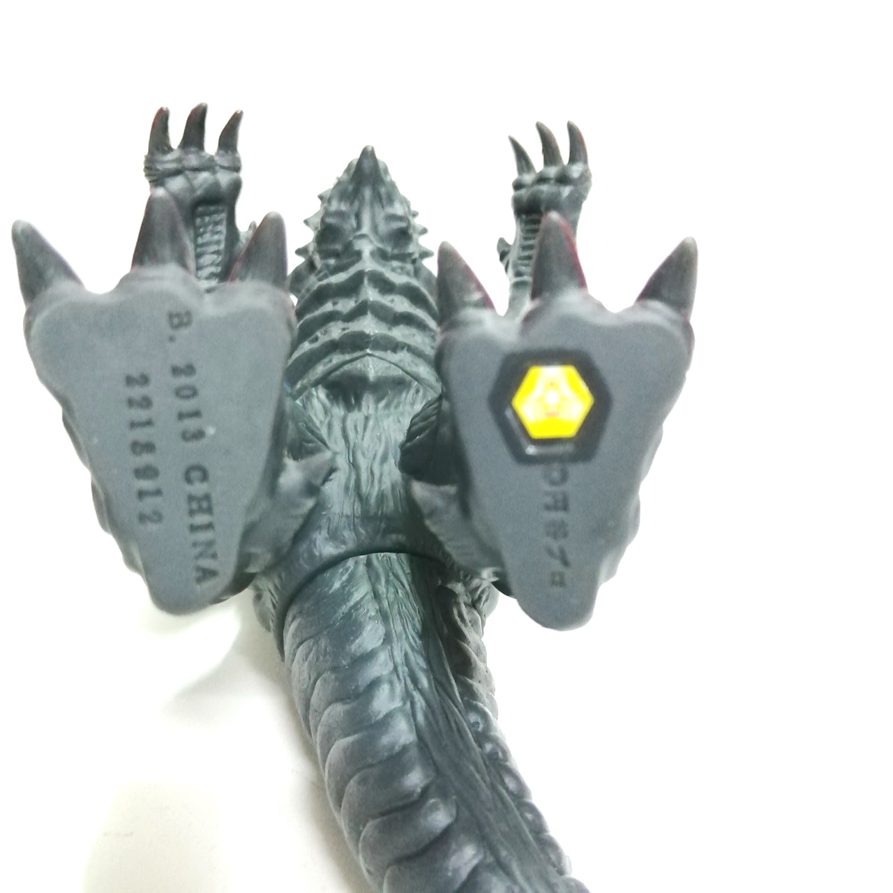 ซอฟ 5นิ้ว สปาร์คดอล อุลตร้าแมน กิงกะ และ สัตว์ประหลาด 3หัว กัลเบรอส(GALBEROS) ศัตรูคู่อาฆาตตัวนี้รุ่นอุลตร้าแมนกิงกะ สติ๊กเกอร์ใต้เท้าอยู่ครบ งานปี 2013 สภาพดี ขายคู่2ตัวไม่แยก