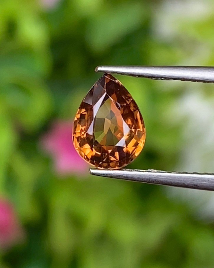 พลอย เพทาย (Zircon) 1.30 กะรัต (Cts.) พลอยแท้ อัญมณีมงคลประจําวันเกิด เครื่องประดับพลอย