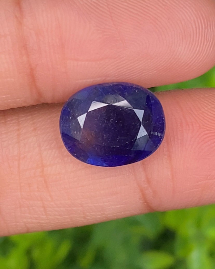 ไพลิน (Blue Sapphire) 9.86 กะรัต (Cts.) พลอยแท้ อัญมณีมงคลประจําวันเกิด เครื่องประดับพลอย