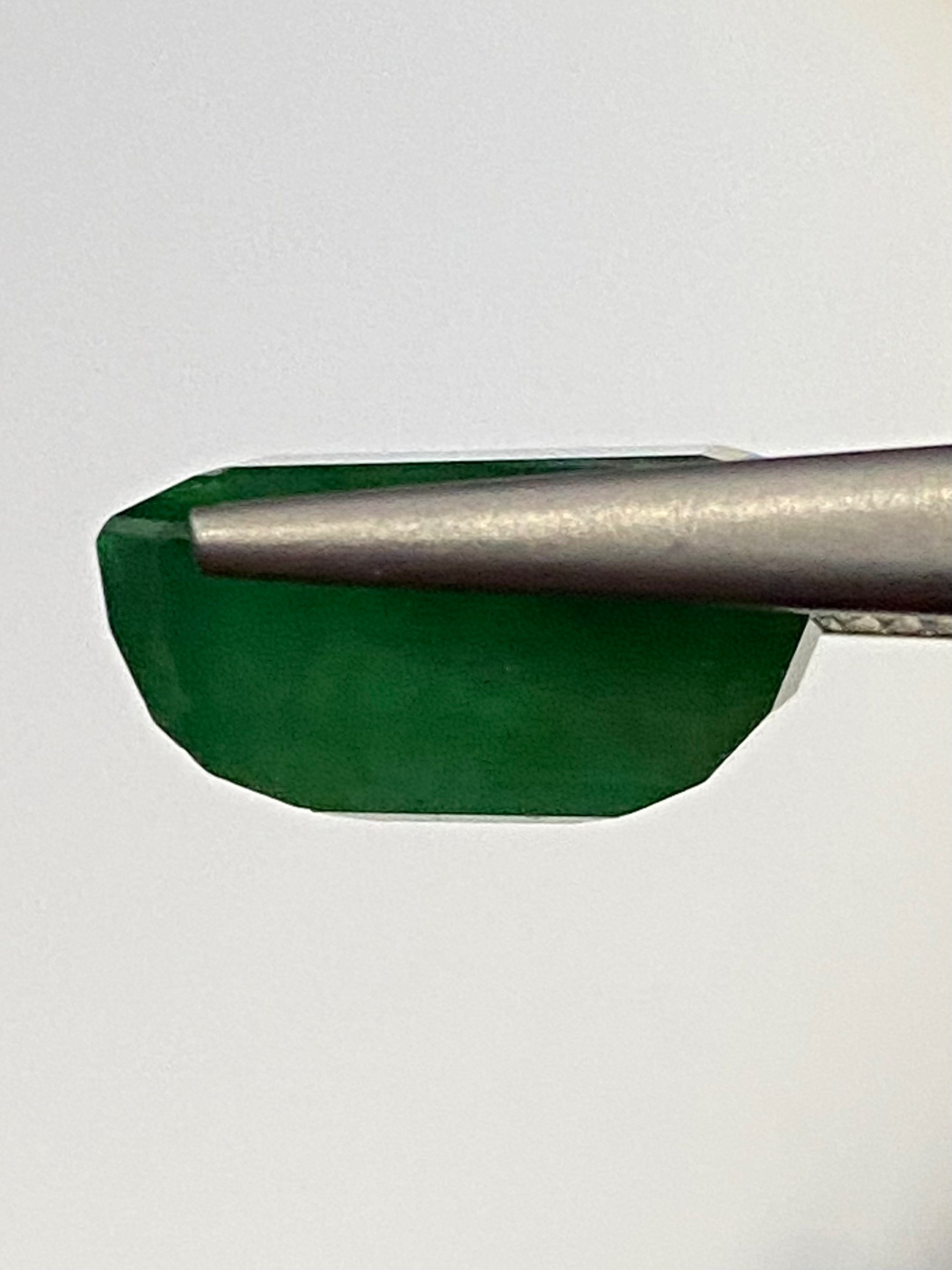 พลอย มรกต Natural Emerald แซมเบีย 9.53 กะรัต (Cts.) พลอยแท้ อัญมณีมงคลประจําวันเกิด เครื่องประดับพลอย