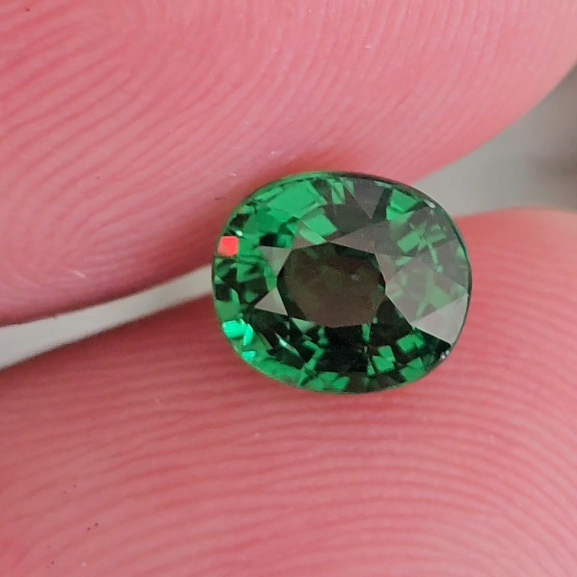 พลอย ซาโวไรท์ Tsavorite Garnet 1.24 กะรัต (Cts.) ดิบ Unheated พร้อมใบเซอร์ อัญมณีมงคลประจําวันเกิด เครื่องประดับพลอย