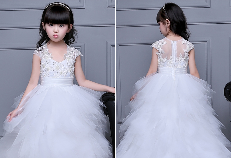 Pre-order ชุดราตรีเด็ก สไตล์เจ้าหญิง แขนกุด คอวี ปักเลื่อม แต่งผ้าลูกไม้ช่วงอก กระโปรงตาข่ายฟูฟ่อง ปล่อยชายยาวด้านหลัง