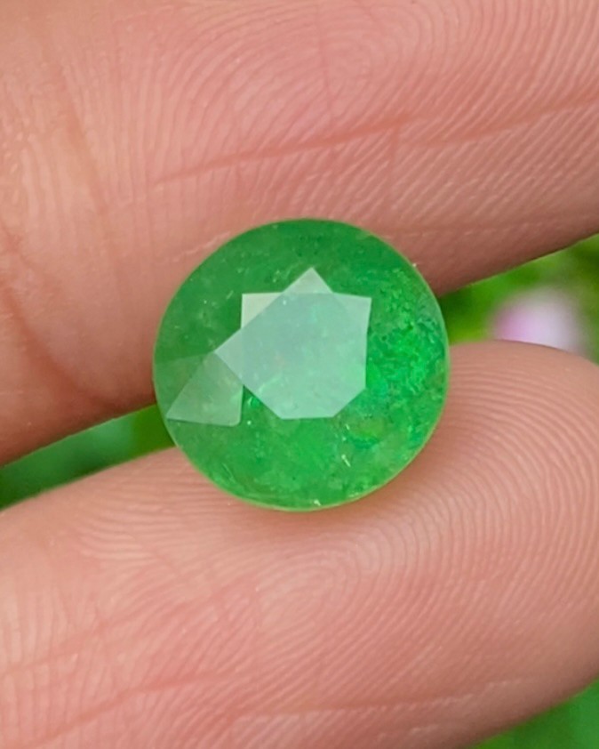 พลอย ซาโวไรท์ Tsavorite Garnet 5.59 กะรัต (Cts.) ดิบ Unheated พลอยแท้ อัญมณีมงคลประจําวันเกิด เครื่องประดับพลอย